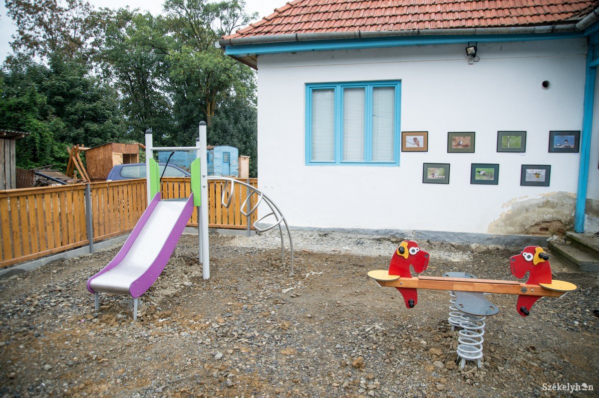 Korszerű játszóteret építettek Zetelakán