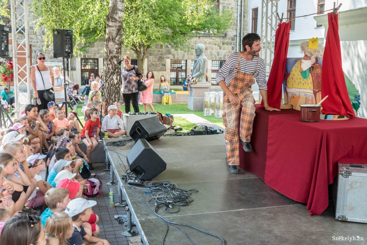 Bábfesztivál a mindenkiben lakozó gyermeknek – Háromnapos utcaszínházi rendezvénysorozatot szervez a Puck Bábszínház a hétvégén
