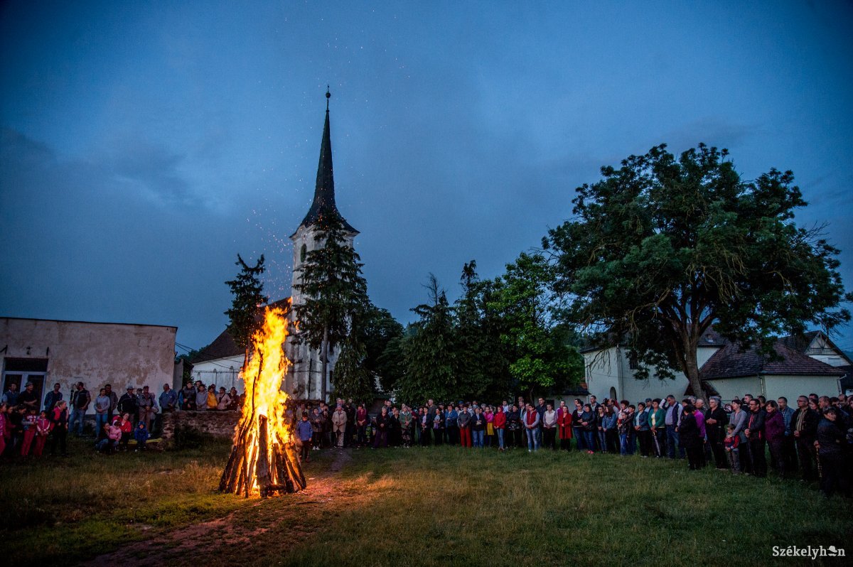 Több mint száz erdélyi településen helyezik el az emlékezés koszorúit Trianon centenáriumán