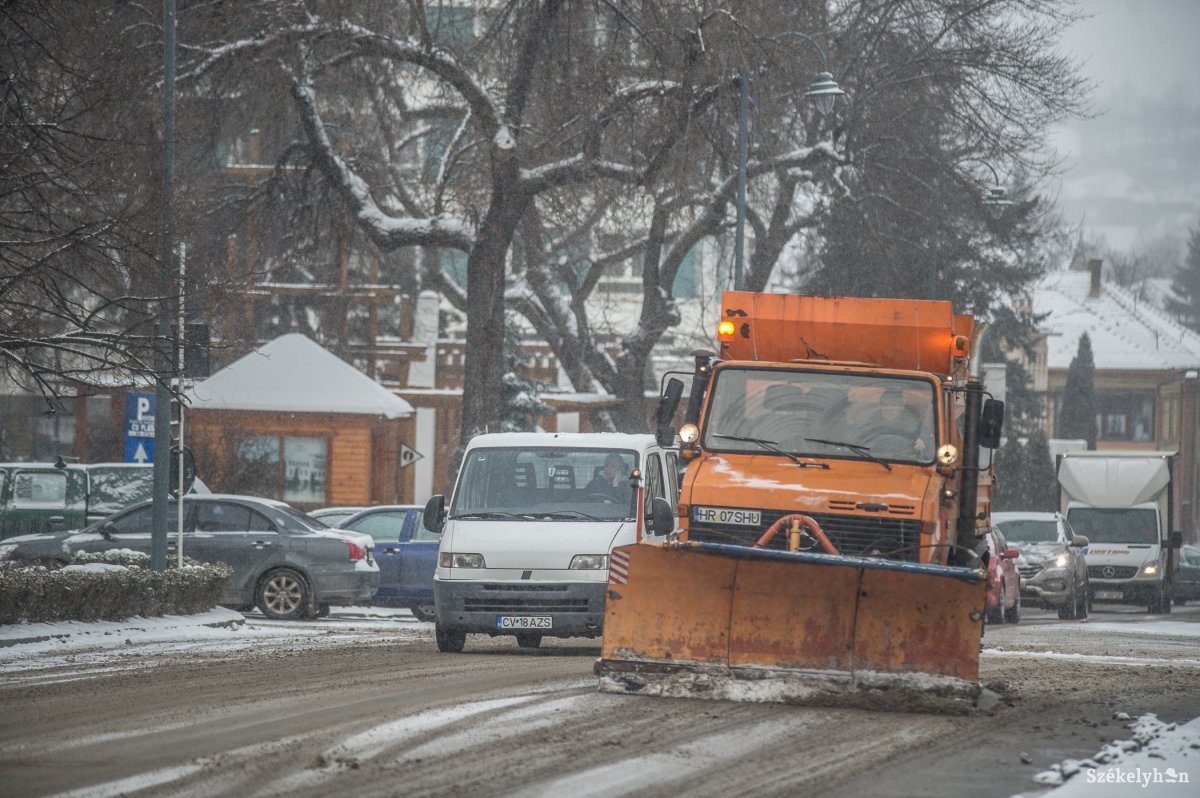 Hóeltakarítás Székelyudvarhelyen: egyik utca fontosabb, mint a másik