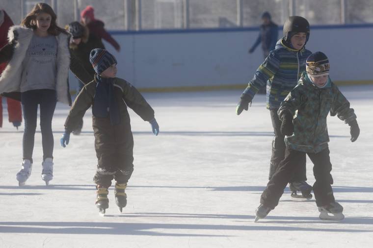 Lehetőség a székelyudvarhelyi gyerekeknek, hogy megtanulhassanak korcsolyázni