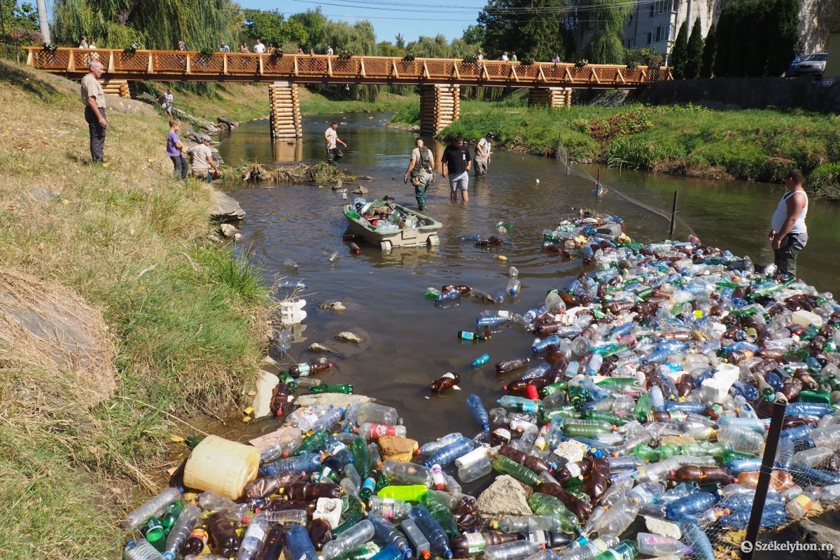 Környezetvédelmi minisztérium: a tárca erőfeszítéseket tesz a Magyarországot szeméttel elárasztó folyók megtisztítása érdekében