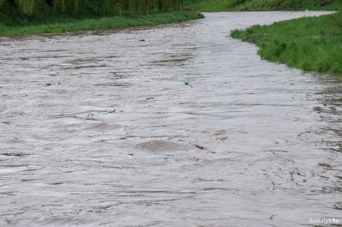 Összesítés: több száz Maros megyei háztartást öntött el az ár, több ezer hektár termőföld került víz alá