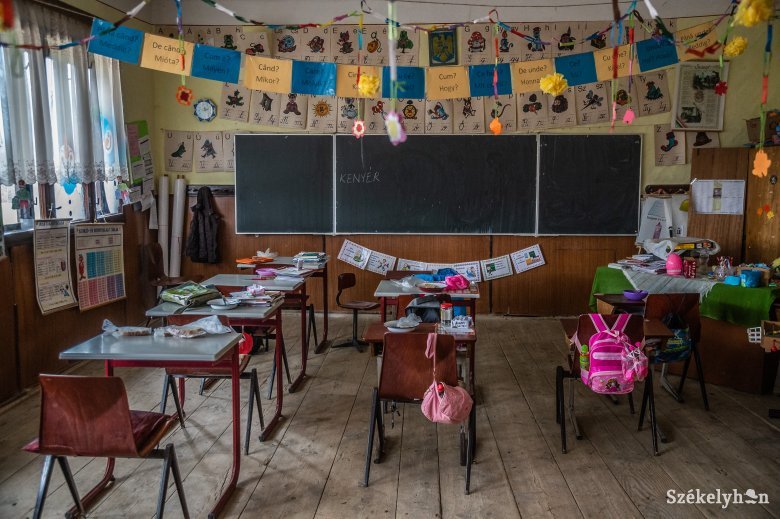 Prémiumot ígér az oktatási minisztérium a falusi iskolákban elhelyezkedő pedagógusoknak