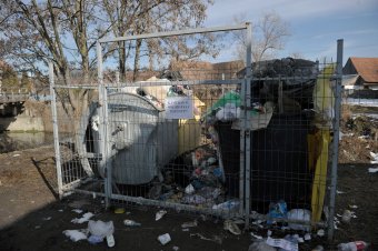 Megelégelték a szemétgócokat – hulladékgyűjtőket számolnak fel Homorodszentmártonon