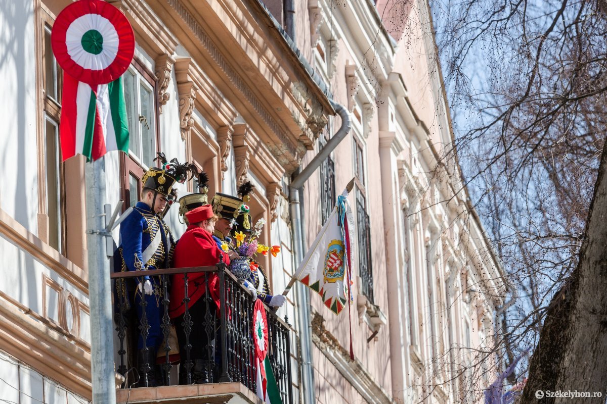 Székelyudvarhely polgármesterét is megbírságolták a magyar zászlók miatt