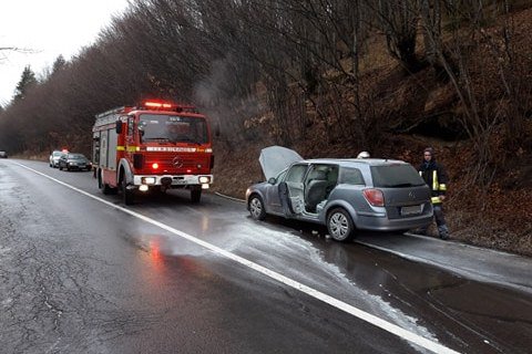 Autó gyúlt ki a Kalibáskő közelében