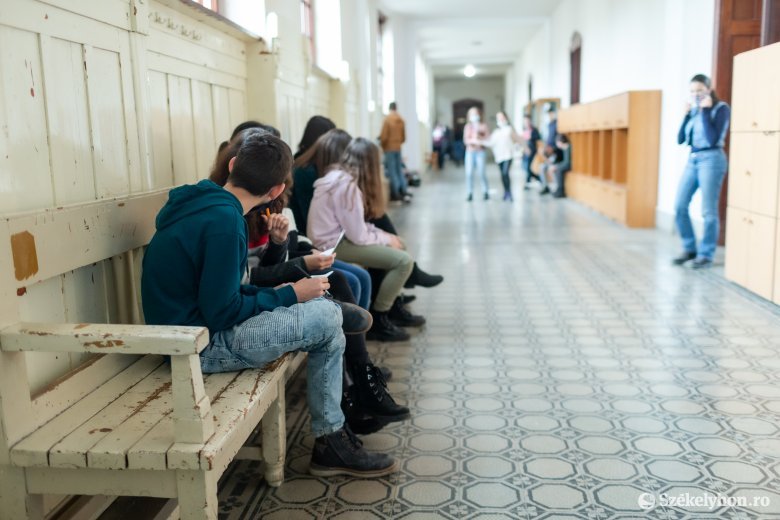 A kicsapás lehetőségének újbóli bevezetését kérik a tanárok, akik betiltanák az iskolai mobilhasználatot is