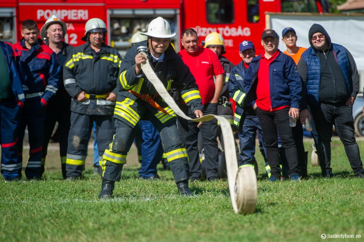 Önkéntes tűzoltók versenyeztek Lövétén