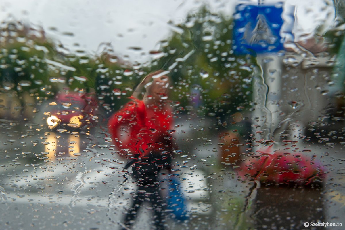A pénteki nap sem múlik el eső nélkül: Erdély-szerte felhőszakadásokra kell készülni