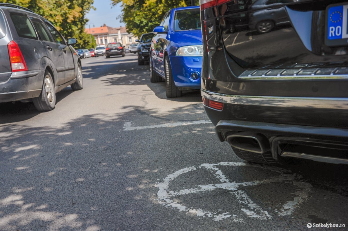 Több tényező is hátráltatja a parkolási gondok megoldását Székelyudvarhelyen