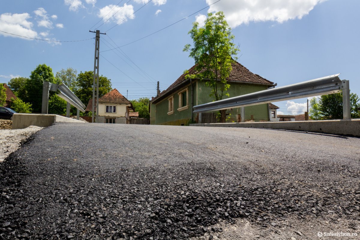 A község, ahol az utcák 97 százalékán aszfalton lehet közlekedni