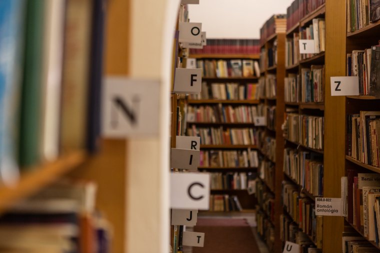 Több mint ezer könyvtár felújítására és felszerelésére lehet pályázni