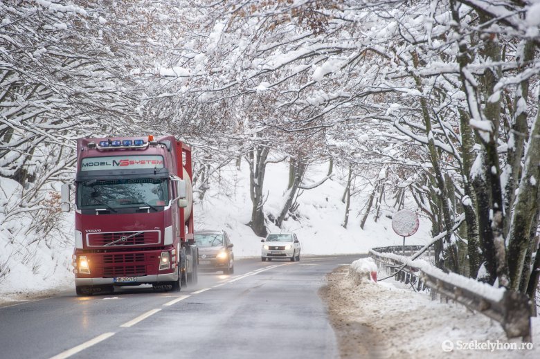 Marad a télies időjárás, erős szélre, havazásra, hóviharokra figyelmeztetnek a meteorológusok Erdélyben is