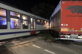 Kamionnal ütközött a vonat Székelyudvarhelyen
