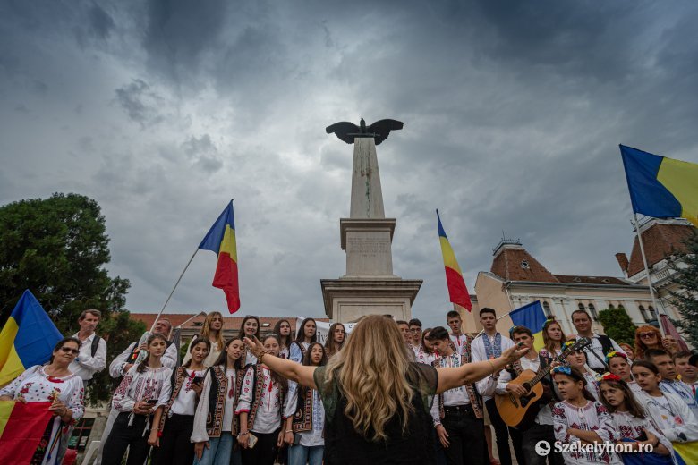 Kézdin ünnepelnek a románok: Orbán Viktornak is üzent a Mihail Tîrnoveanu vezette magyarellenes szervezet