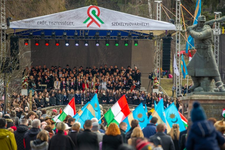 Kárpátaljai népdal is elhangzott Székelyudvarhelyen a március 15-i ünnepségen