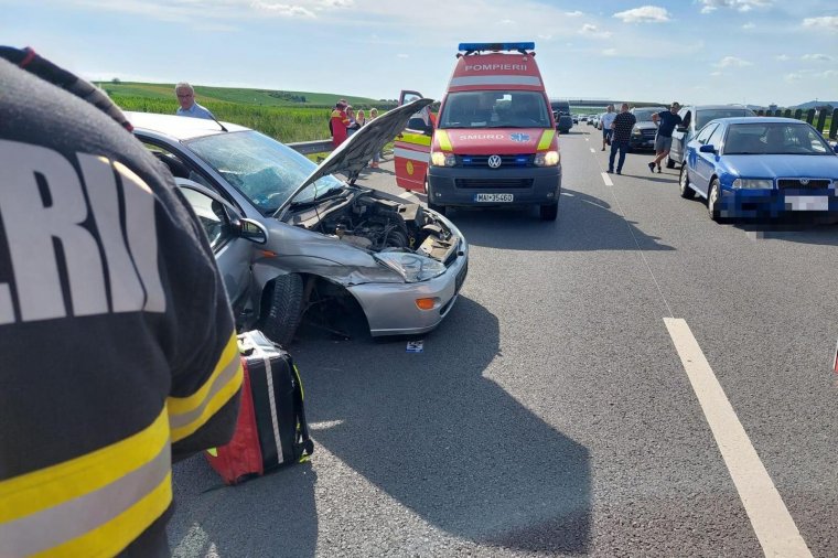 Személyautó és kisbusz ütközött a Maros megyei autópályán