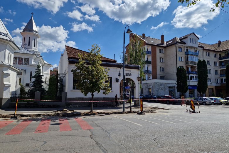 Felújítják a Kossuth Lajos utcai járdát Székelyudvarhelyen