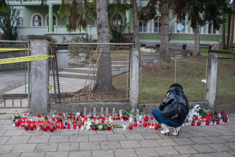 Gyászol az egész város: a kollégiumi tragédia miatt lemondták az ünnepi eseményeket Székelyudvarhelyen