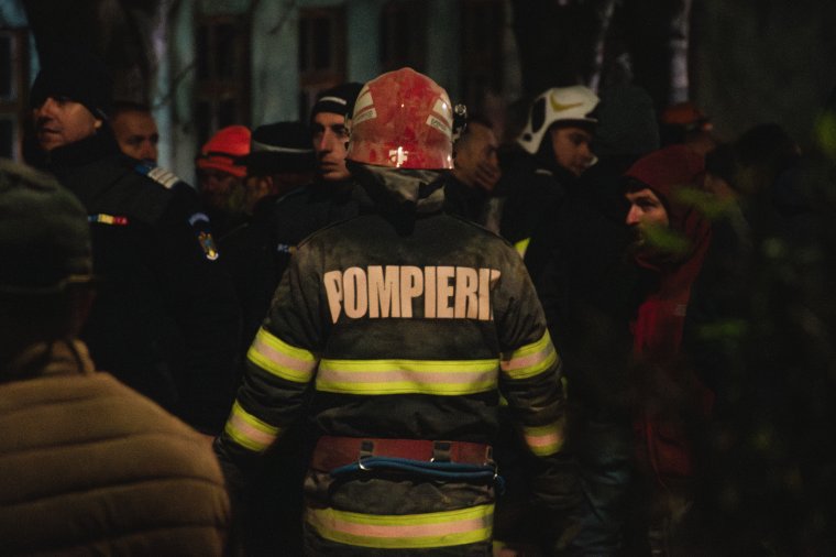 A tűzoltókban bíznak leginkább a romániaiak, többségük szerint rossz irányba tart az ország