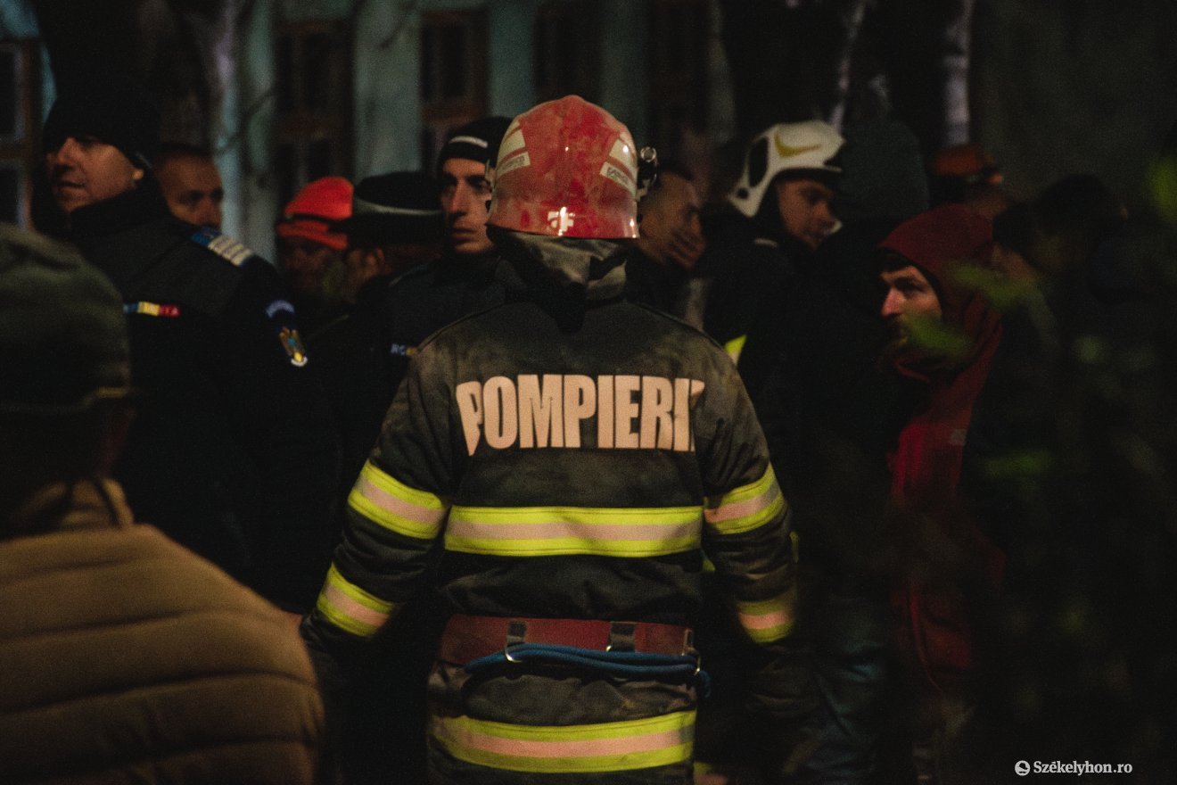 A tűzoltókban bíznak leginkább a romániaiak, többségük szerint rossz irányba tart az ország