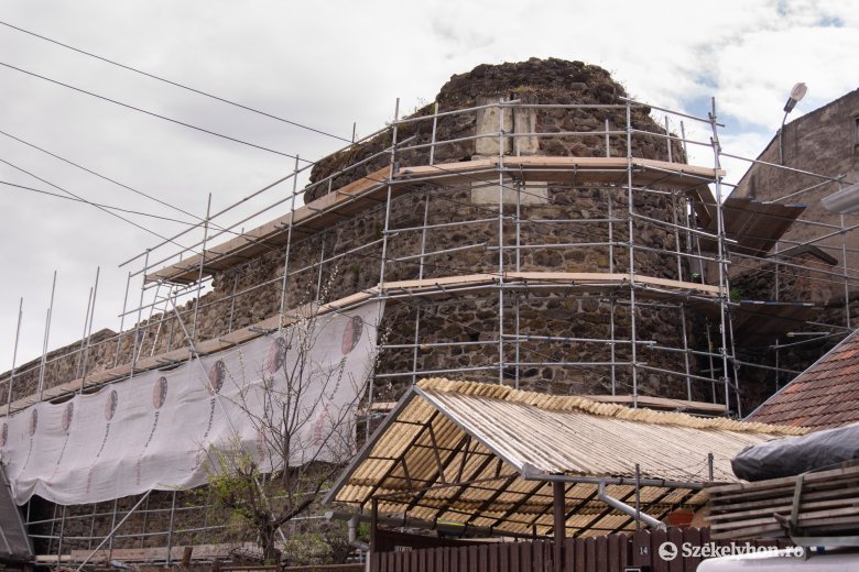 Elkezdődött a Székely Támadt-vár restaurálása