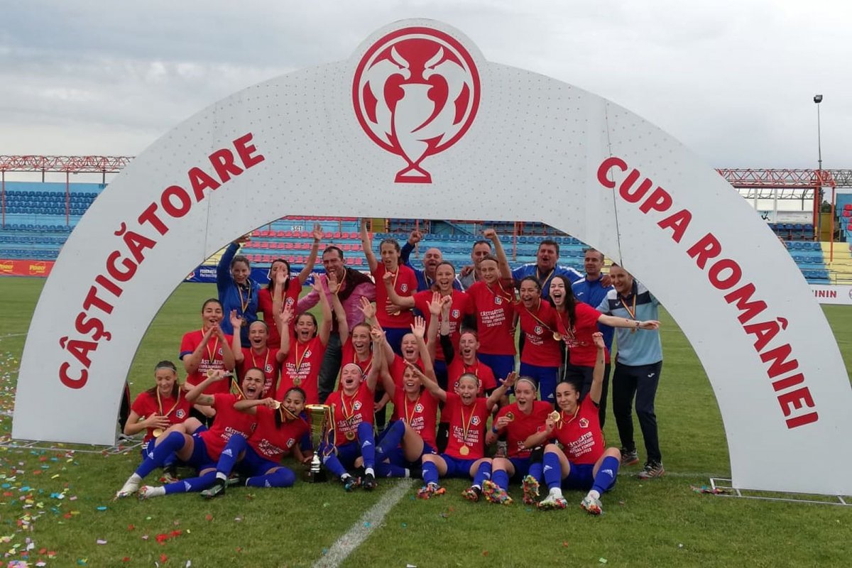 Fülig érő szájjal: trófea a magasban – Román Kupa-győztes a Székelyudvarhelyi Vasas Femina
