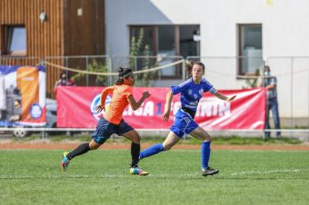 Magyar lányok a romániai női futball-válogatottban