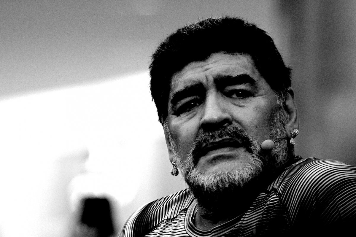Gondatlanságból elkövetett emberölés gyanújával nyomoznak Maradona halála ügyében