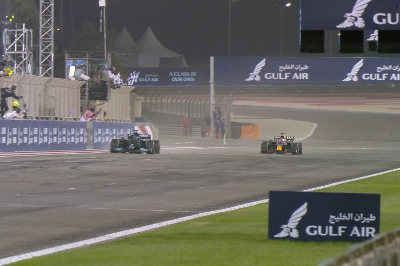 Forma 1: Hamilton győzött az idénynyitó bahreini futamon