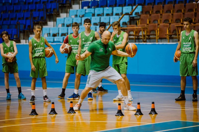 Neves litván klub szakembereitől tanulhattak a fiatal kosarasok