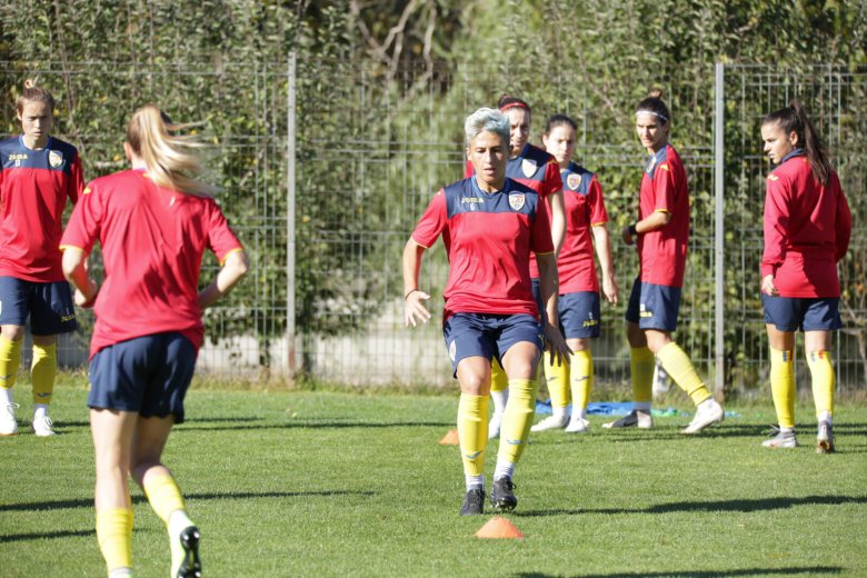 Spanyolországi edzőtáborban készülhet a román női fociválogatott