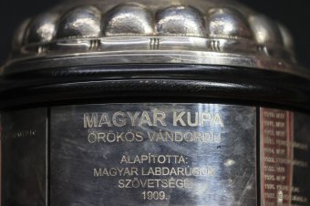 Magyar Kupa: a Ferencváros 24., a Paks első diadalára hajt
