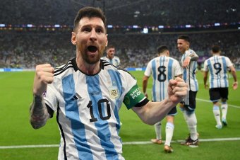 Futballtörténelmi tettek előtt a katari vébédöntőre készülő Lionel Messi
