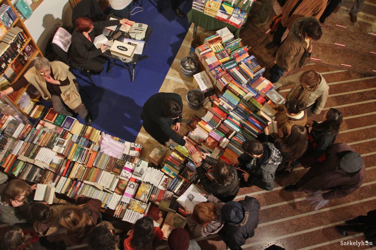 Kezdődik a 20. Marosvásárhelyi Nemzetközi Könyvvásár