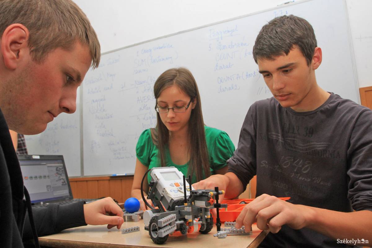 Jönnek a robotok – workshop Marosvásárhelyen