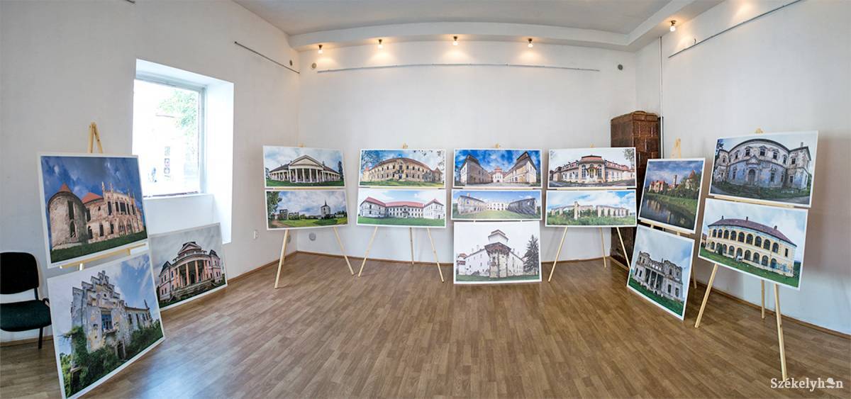 Bolyais diák fotókiállítása nyílt meg Marosvásárhelyen