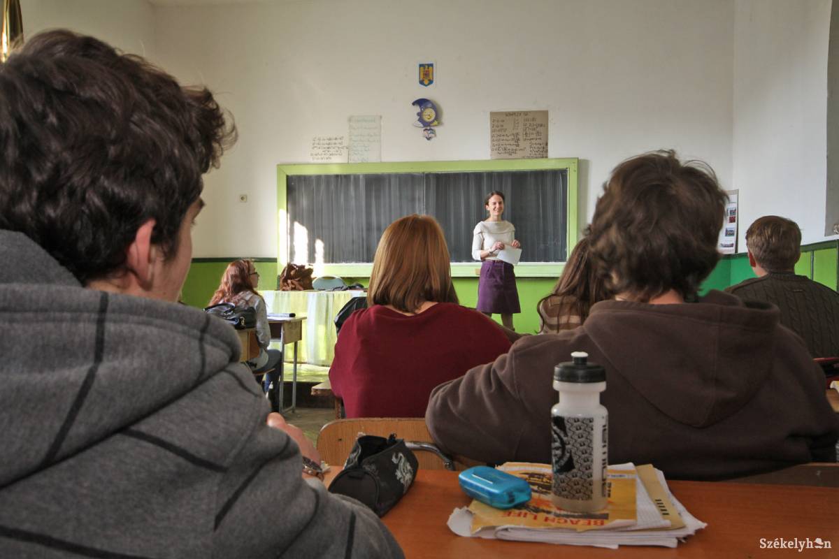Tízszázalékos béremelést ígér a tanároknak Ponta