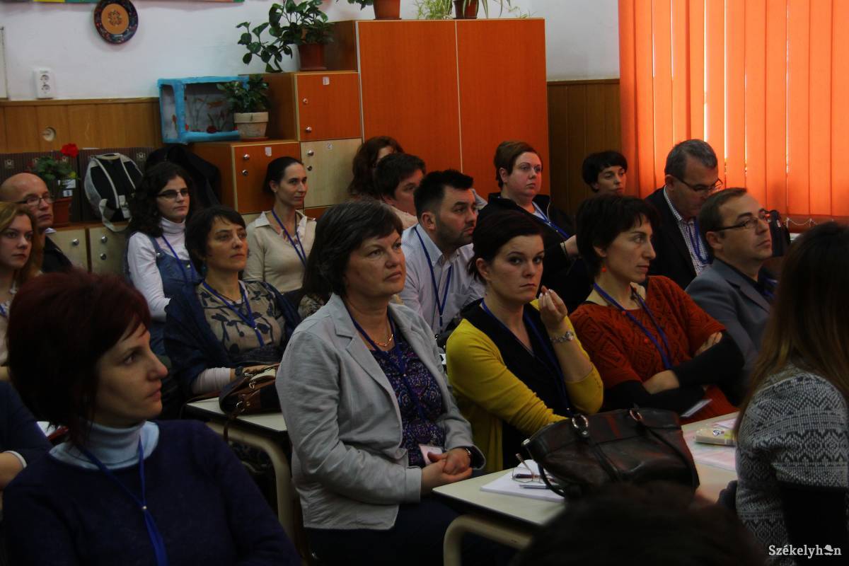 Országos szintű konferenciát szerveztek a magyar pedagógusoknak