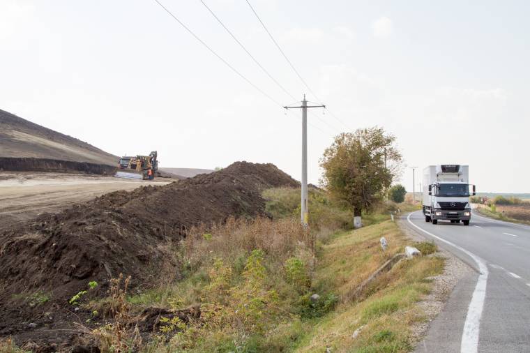 Grindeanu: az autópályák építői tartsák be a határidőket, különben fizetni fognak