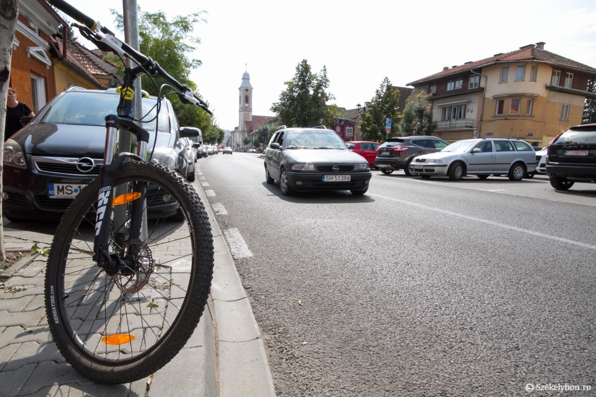 Biciklipártinak mutatkozik a jogosítvány nélkül maradt polgármester