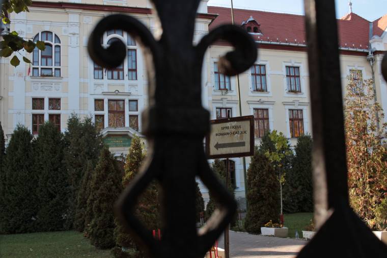 Kétértelmű véleményezést fogalmazott meg a bukaresti kormány a vásárhelyi iskola ügyében