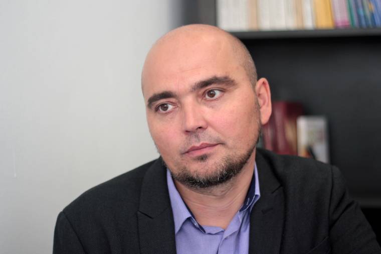 Lemondott szenátori mandátumáról Novák Csaba Zoltán, a Nemzeti Kisebbségkutató Intézet élén folytatja