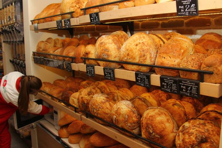 Egyelőre nem kell a kenyér drágulására készülni: leghamarabb a tavasszal mutatkozhat meg az árakban a tavalyi szárazság