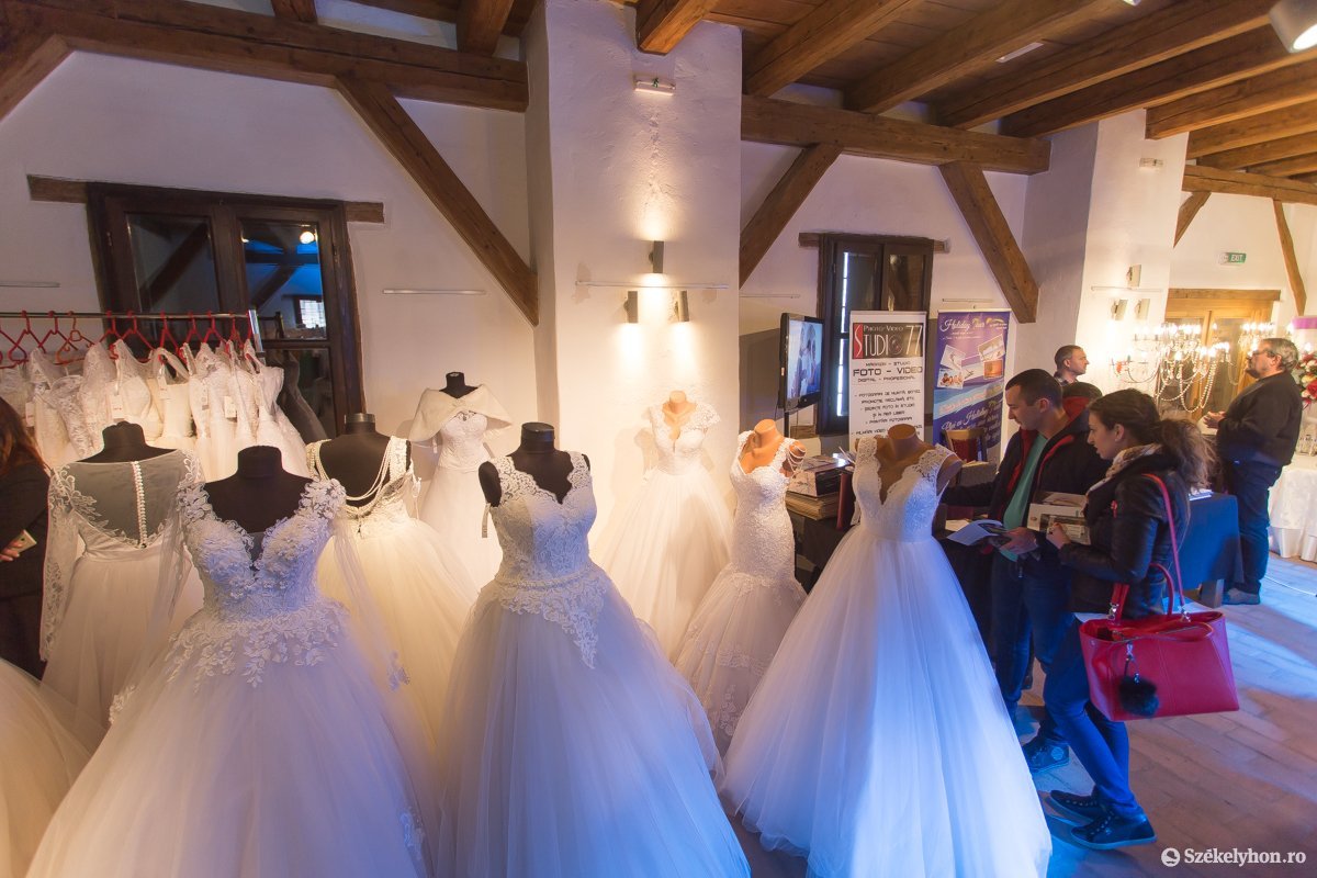 A legújabb esküvői trendeket mutatták be Marosvásárhelyen