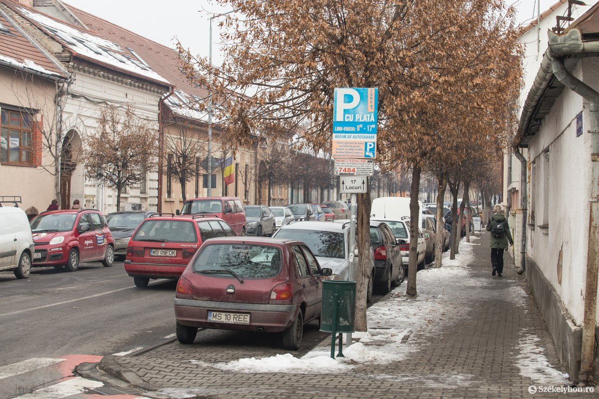 Ingyen lehet parkolni hétfőtől Marosvásárhelyen