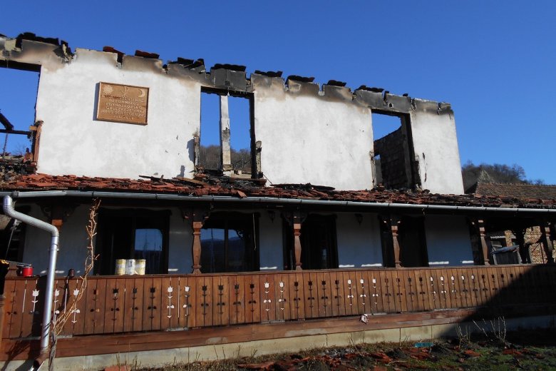 Adományokat gyűjtenek a leégett gyülekezeti ház újjáépítésére