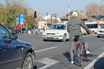 A székelyföldi kerékpáros csupán „mellékszereplője” a forgalomnak