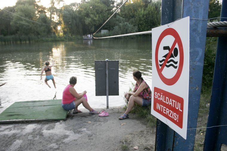 Tilos a csobbanás az erdélyi természetes vizekben – Hiába a jó vízminőség, ha nem megfelelő az infrastruktúra